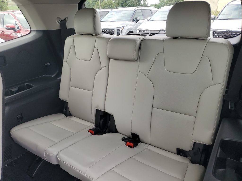 Used 2023 Kia Telluride S FWD image 27