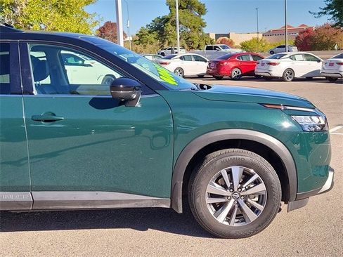 Certified 2024 Nissan Pathfinder SL image 2