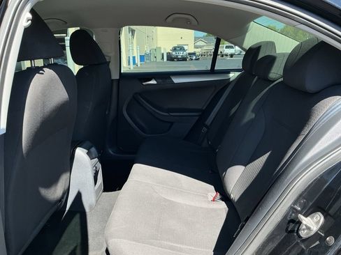Used 2015 Volkswagen Jetta SE FWD image 19