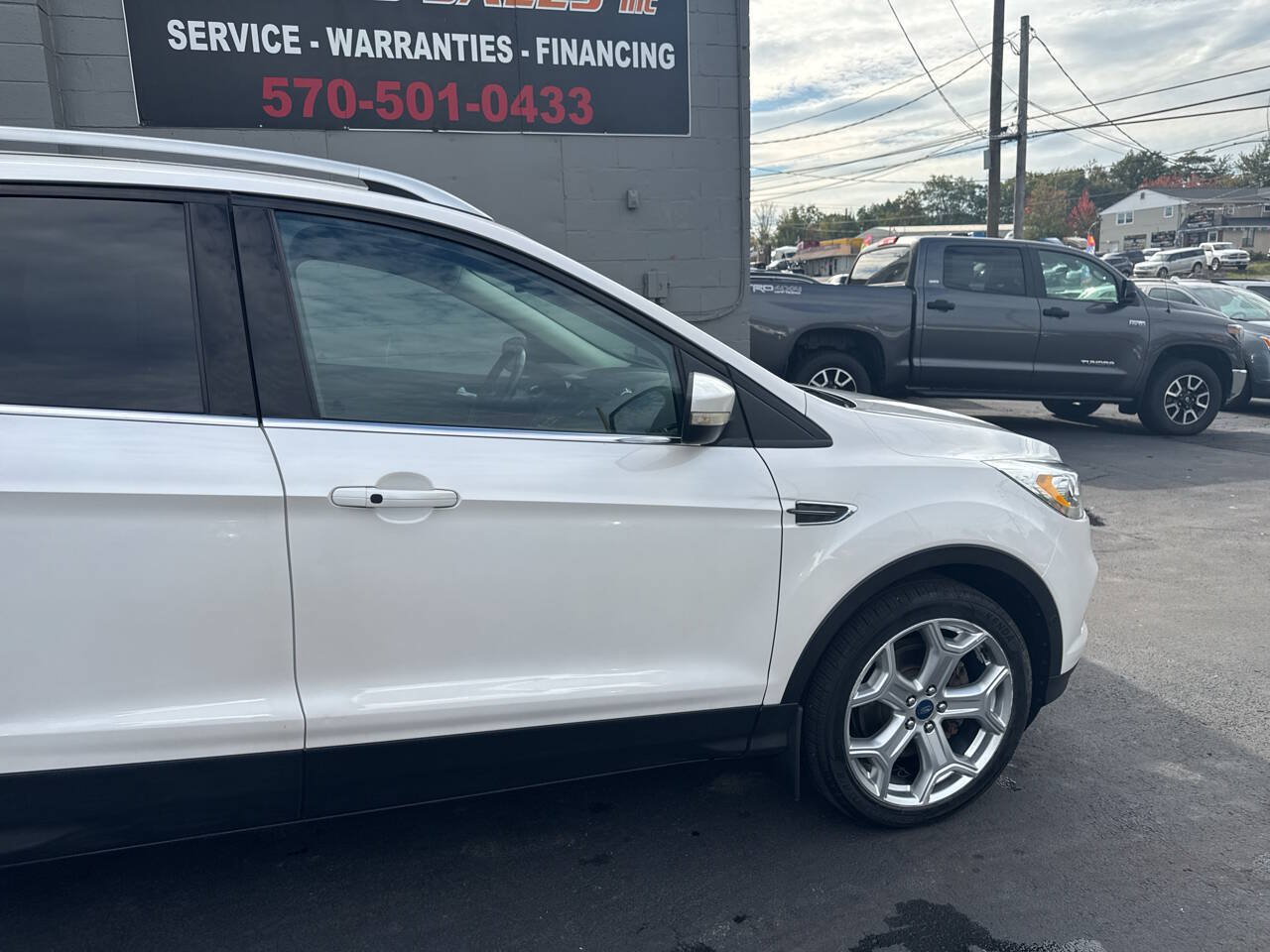 Used 2019 Ford Escape Titanium AWD/4WD image 10