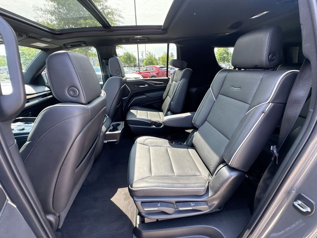 Used 2022 Cadillac Escalade ESV Premium Luxury AWD/4WD image 30