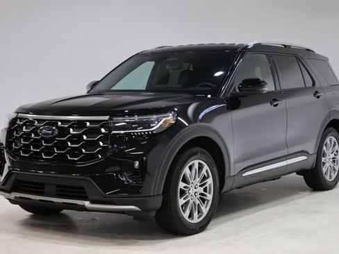 Used 2026 Ford Explorer Platinum AWD/4WD image 3