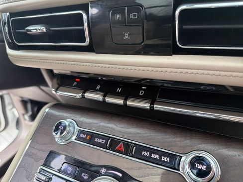 Used 2020 Lincoln Aviator Reserve w/ Equipment Group 202A AWD/4WD image 28