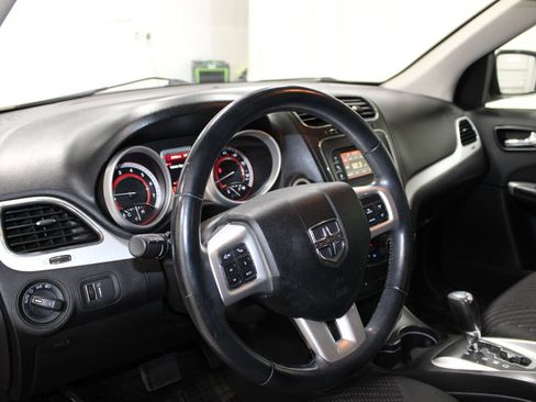 Used 2019 Dodge Journey SE w/ Connectivity Group FWD image 15
