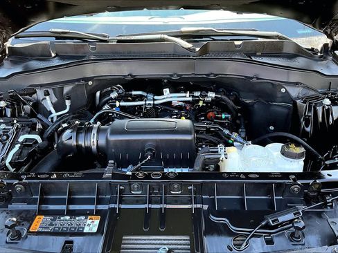 Used 2023 Ford Explorer XLT w/ Equipment Group 202A image 32