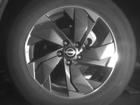 Used 2025 Nissan Rogue SV AWD/4WD image 14