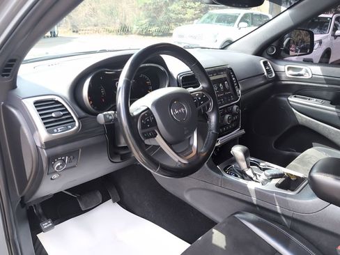 Used 2020 Jeep Grand Cherokee Altitude AWD/4WD image 14