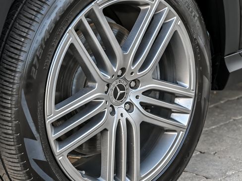 Used 2024 Mercedes-Benz GLS 450 4MATIC image 8