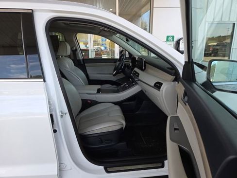 Used 2021 Hyundai Palisade Limited w/ Winter Package image 53