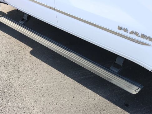 Used 2022 RAM 1500 Limited image 10