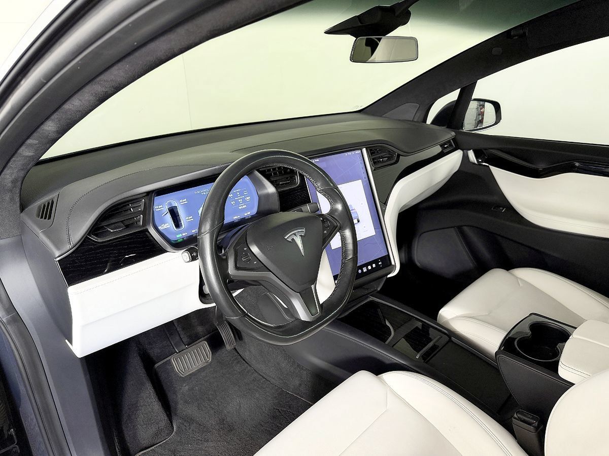 Used 2018 Tesla Model X 75D AWD/4WD image 32