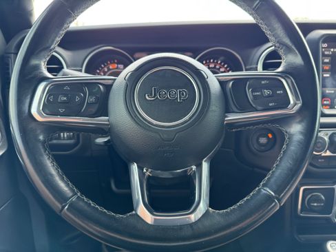 Used 2019 Jeep Wrangler Unlimited Sahara AWD/4WD image 20