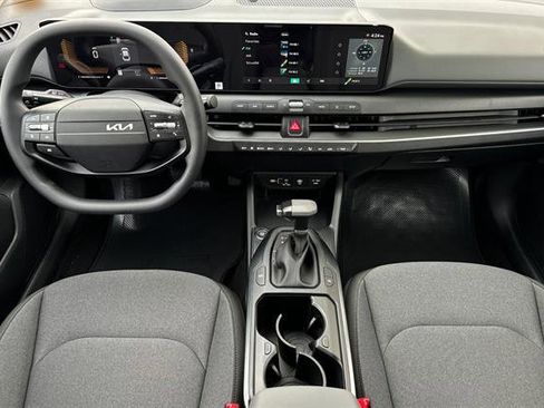 New 2025 Kia K4 LXS image 15