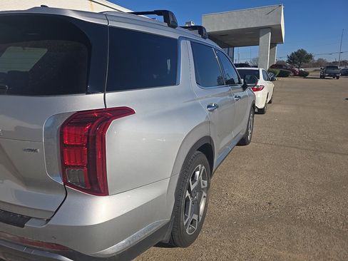 Used 2024 Hyundai Palisade Limited image 6