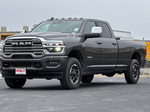 New 2025 RAM 3500 Laramie image 7