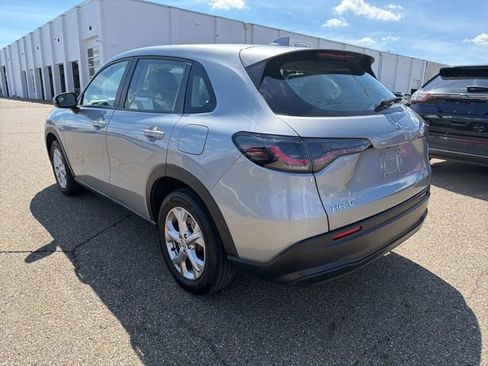 Used 2023 Honda HR-V LX image 4