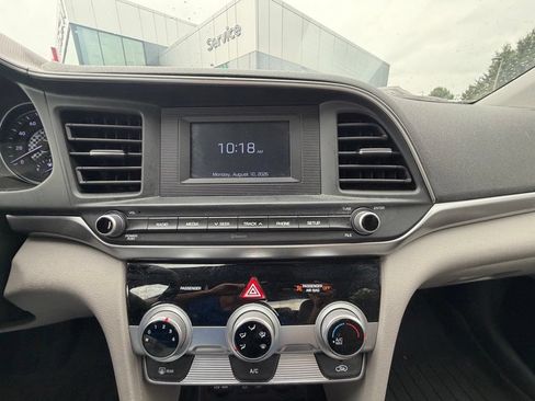 Used 2019 Hyundai Elantra SE FWD image 9
