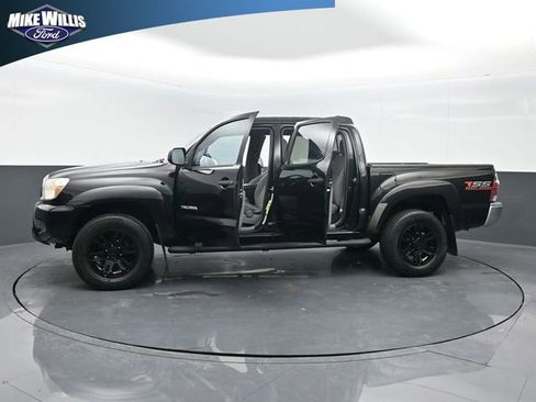 Used 2015 Toyota Tacoma PreRunner w/ SR5 Package image 28
