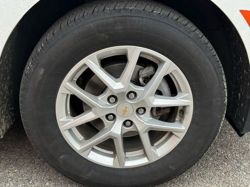 Used 2024 Chevrolet Equinox LT image 15