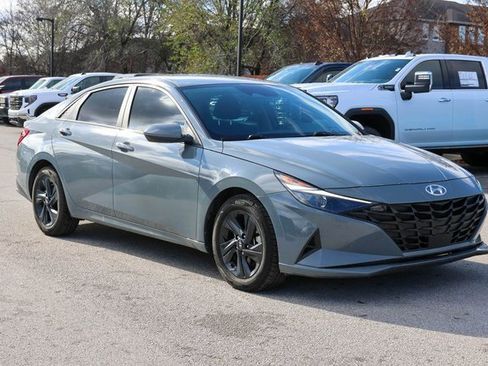 Used 2022 Hyundai Elantra SEL w/ Convenience Package image 1