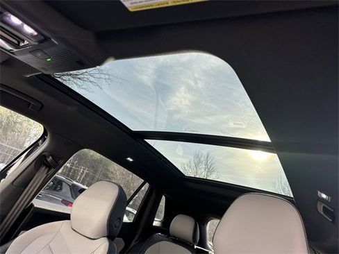 New 2026 Volkswagen Tiguan SE R-Line image 25