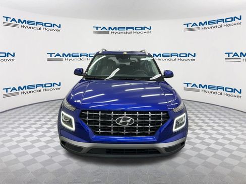 Used 2023 Hyundai Venue Limited w/ Cargo Package FWD image 8