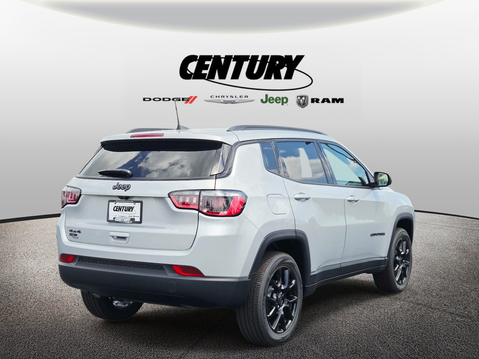 Used 2026 Jeep Compass Latitude AWD/4WD image 4