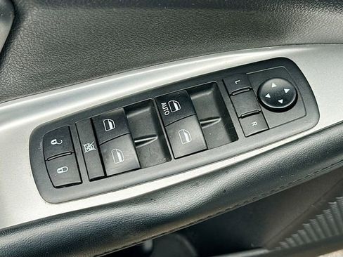 Used 2018 Dodge Journey SE AWD/4WD image 18