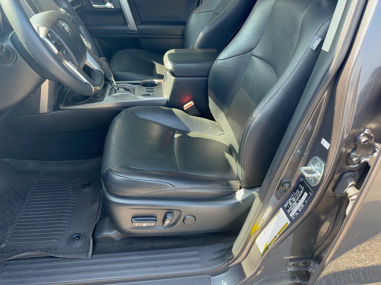 Used 2022 Toyota 4Runner Limited AWD/4WD image 9