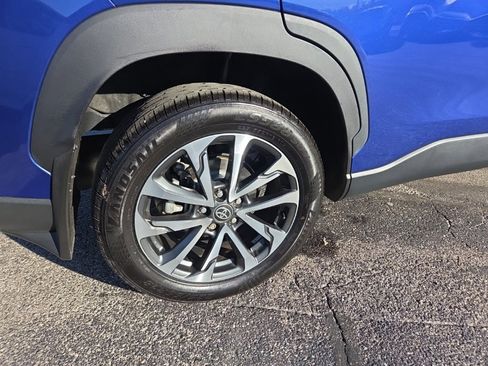 Used 2023 Toyota Corolla Cross XLE image 6