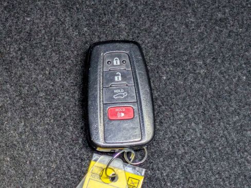 Used 2020 Toyota RAV4 XLE w/ Convenience Package image 33