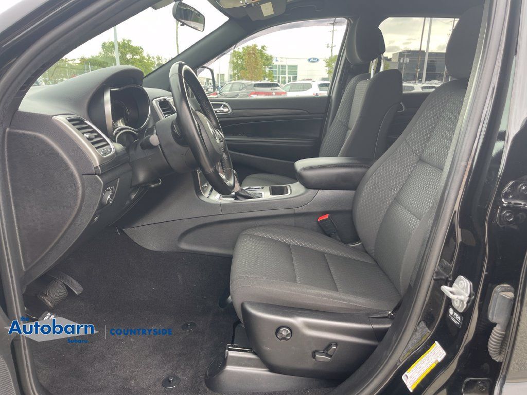 Used 2021 Jeep Grand Cherokee Laredo AWD/4WD image 9