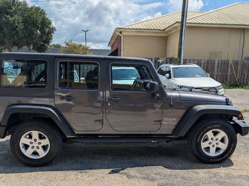 Used 2017 Jeep Wrangler Unlimited Sport w/ Connectivity Group AWD/4WD image 2