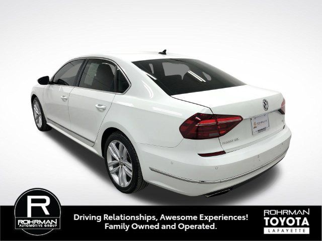 Used 2018 Volkswagen Passat 3.6 SEL Premium FWD image 4