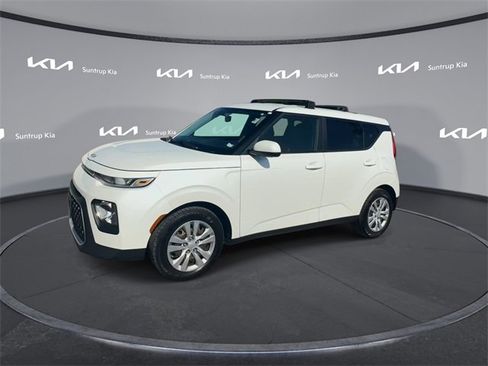 Used 2022 Kia Soul LX image 8