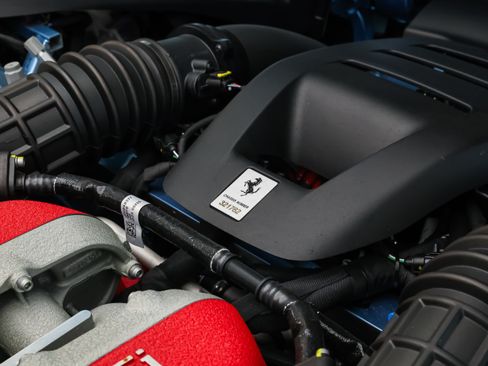 Used 2025 Ferrari Purosangue AWD/4WD image 24