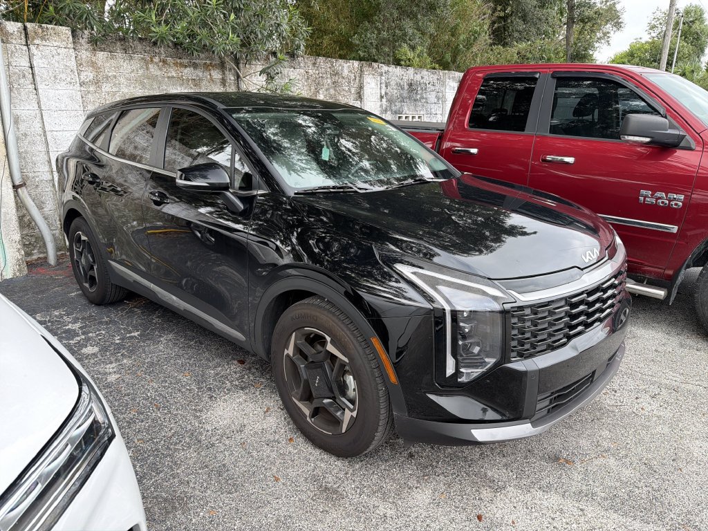 Certified 2026 Kia Sportage EX FWD image 1