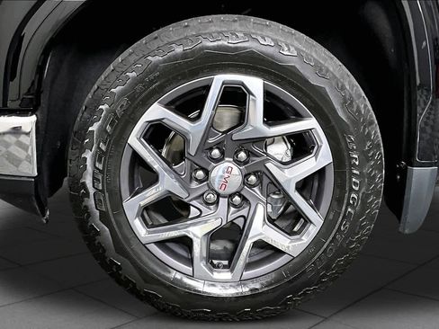 Used 2023 GMC Sierra 1500 SLT AWD/4WD image 11