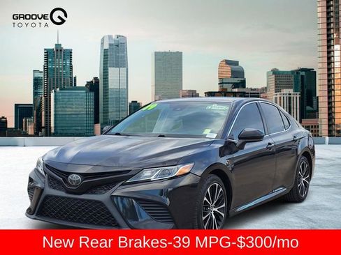Used 2019 Toyota Camry SE FWD image 1