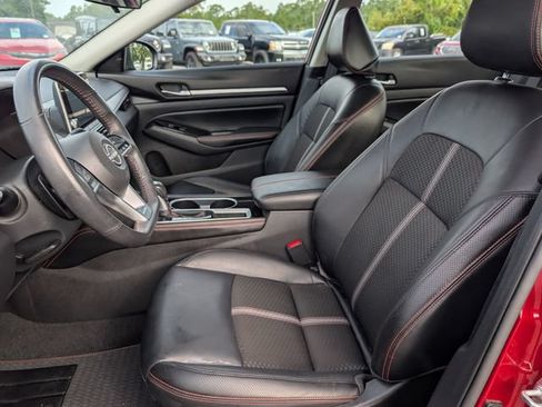 Used 2024 Nissan Altima 2.5 SR FWD image 15