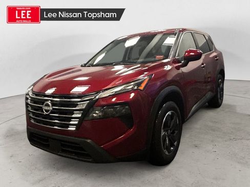 Used 2025 Nissan Rogue SV AWD/4WD image 1