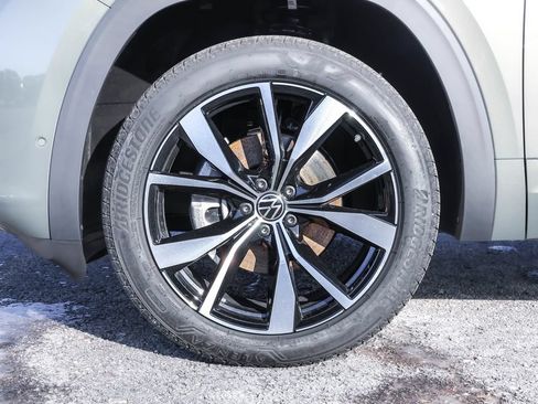 Used 2026 Volkswagen Atlas SEL Premium R-Line AWD/4WD image 16
