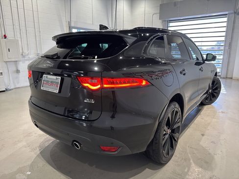 Used 2019 Jaguar F-PACE R-Sport image 4
