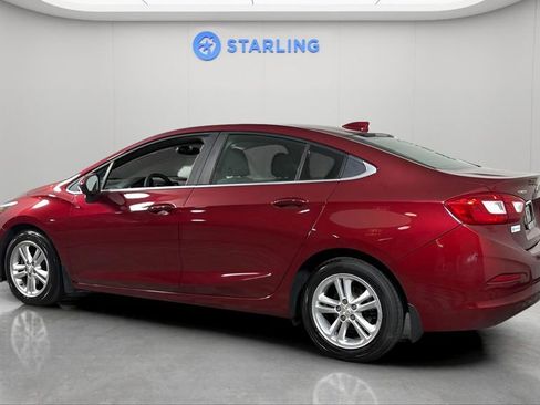 Certified 2017 Chevrolet Cruze LT w/ Convenience Package FWD image 5