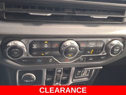 Used 2024 Jeep Wrangler High Altitude AWD/4WD image 16