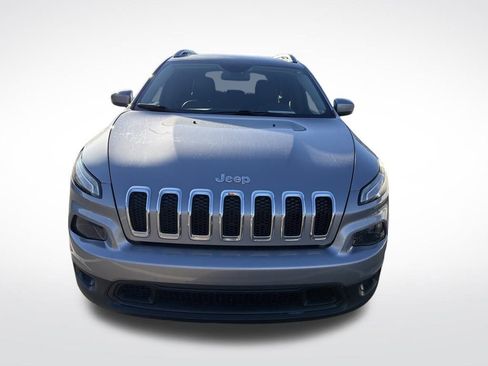 Used 2018 Jeep Cherokee Latitude Plus image 16