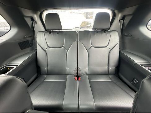 New 2026 Lexus TX 500h AWD image 18