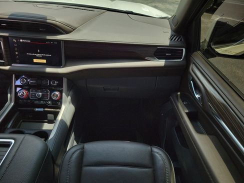 Used 2024 GMC Yukon XL Denali AWD/4WD image 20