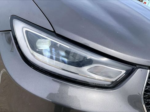 Used 2023 Chrysler Pacifica Touring-L image 30