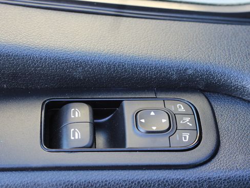Used 2019 Mercedes-Benz Sprinter 144 image 18